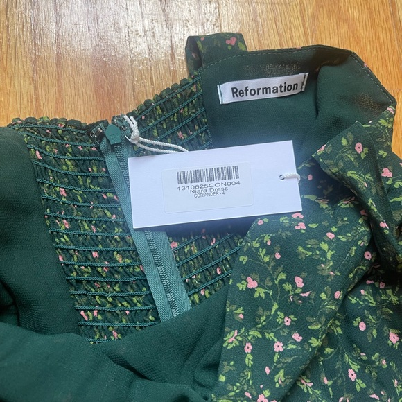 NWT Reformation Niara dress in coriander/green floral size 4 - Picture 3 of 4